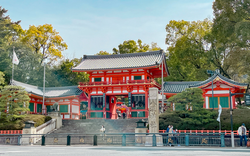 咲き誇る桜を楽しみながら八坂神社と円山公園を京さんぽ | 乙女の祇園祭